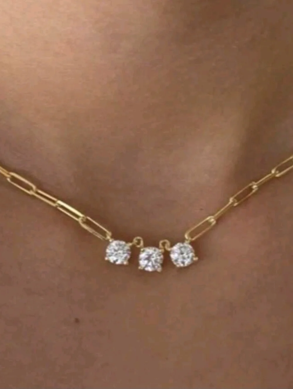 💛💛NEW💛💛 BEAUTIFUL!! Three CZ Minimalist PaperClip Necklace In GOLD Plating